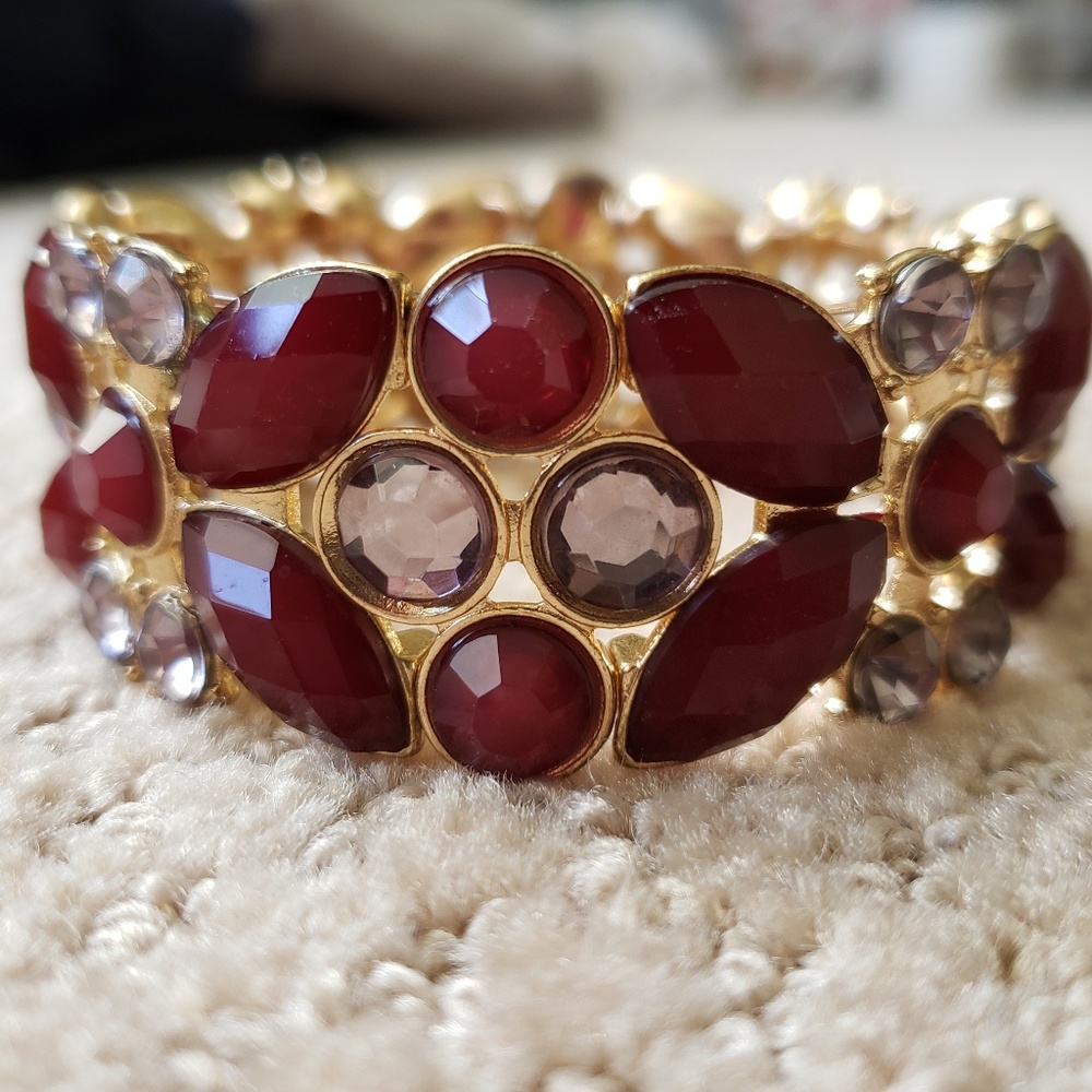 Red crystal stretch bracelet